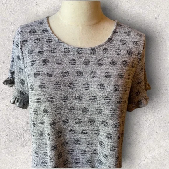🌺 3/$25 🌺 Cupio | Women’s polka dot ruffled short sleeve top - Picture 2 of 8